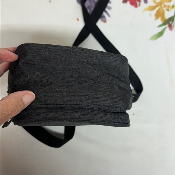 Curmio Grey Crossbody Bag multifunctional can be used for medical supplies - Picture 4 of 11